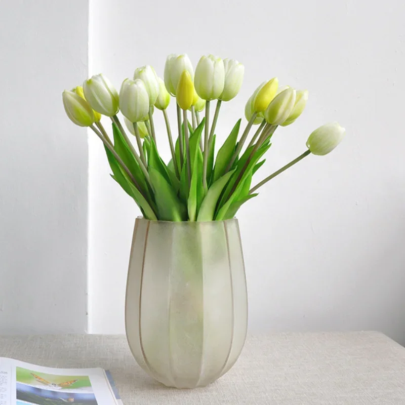 柔らかいゴム製の人工チューリップフラワー,偽の花,リビングル - Home Decor Tulip のレビューと価格