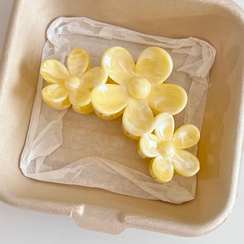 韓国風の優しい水玉模様のヘアクリップ、シックなクリームイエロ - Home Decor Yellow のレビューと価格
