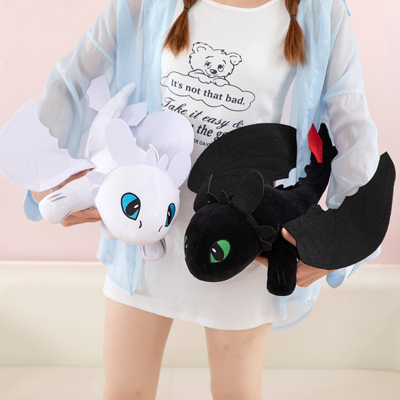 ドラゴンを飼いならす方法 ナイト・フューリー アニメスタイル - Decorative Throw Pillow のレビューと価格
