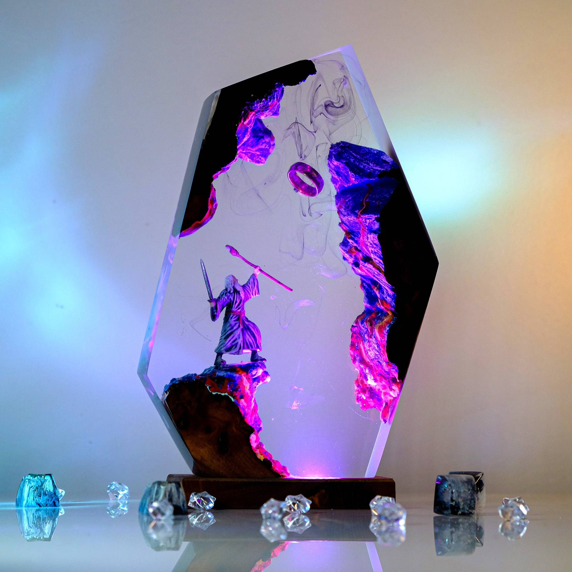 映画シーンフィギュアテーブル樹脂ランプマジックリングカラフル - Home Decor Resin のレビューと価格