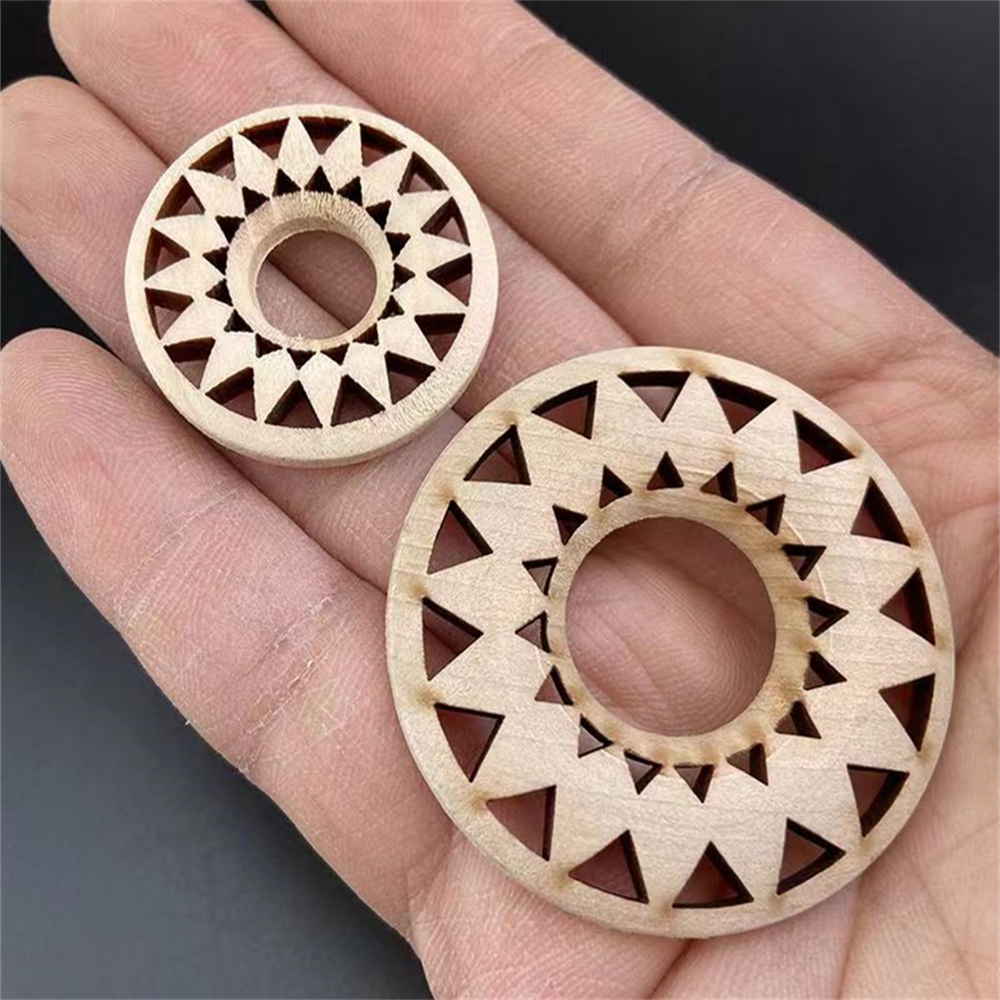 家の装飾のための中空のひまわりベース、木製の工芸品、クリスタ - Home Decor Modern Organic のレビューと価格